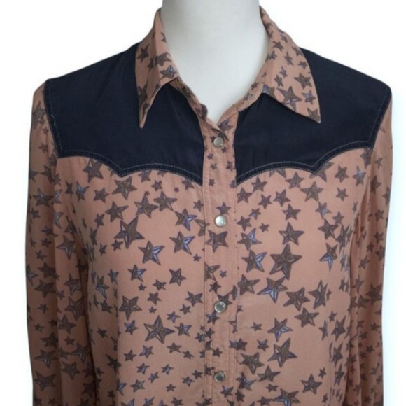 BCBGMaxAzria Pink Star Print Silk Blouse with Navy Accents Sz.S EUC. - Picture 3 of 8